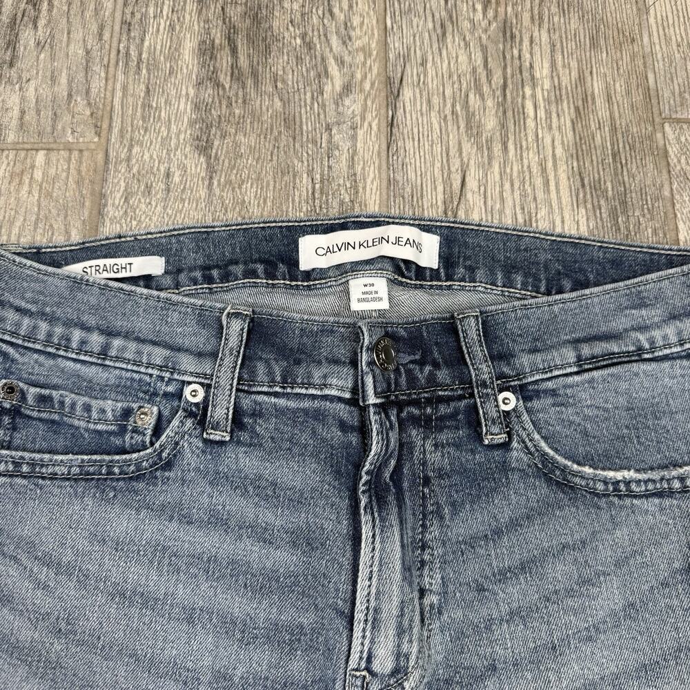 Calvin Klein Jeans Men's Size 30 Blue Denim Shorts Straight Fit 10” Inseam - Picture 2 of 8